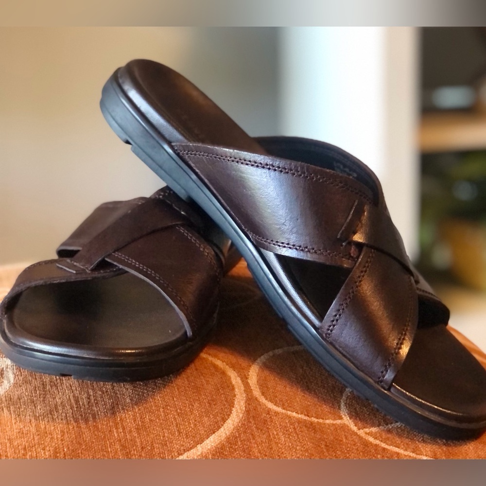 KENNETH COLE Lite-N-Up Leather Sandal - Picture 3 of 10